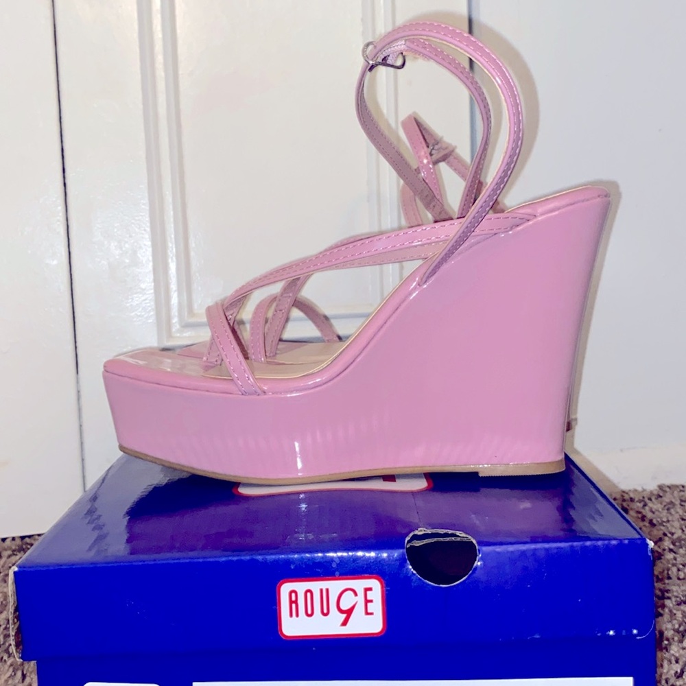 Pink Split toe Ankle summer wedges never wore.